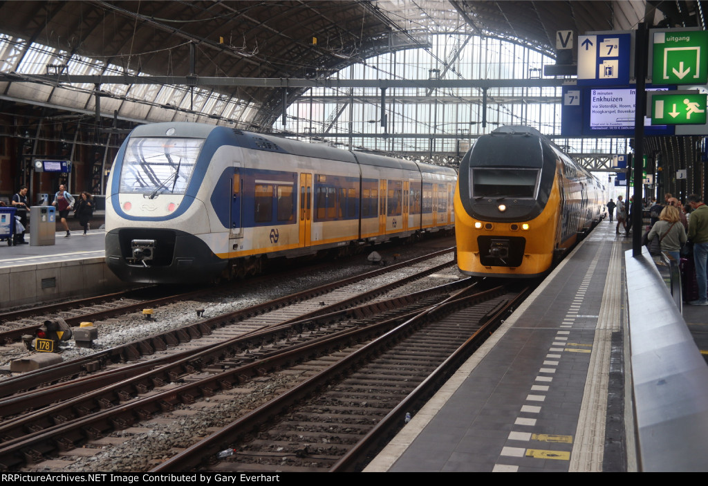 NS Sprinter #2625 & NS VIRM #9423 - Nederlandse Spoorwegen 